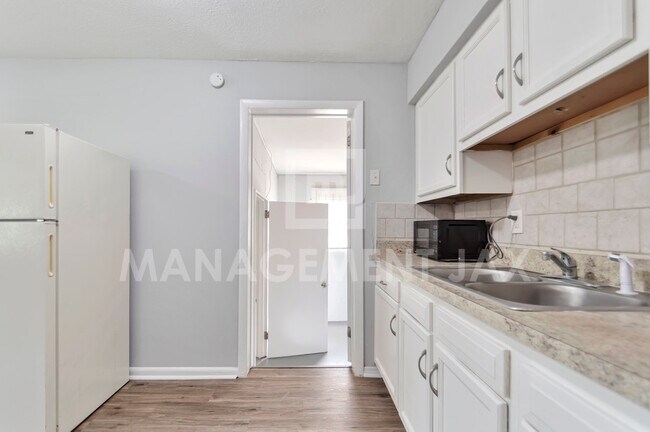 Foto del edificio - 2128 W 15th St
