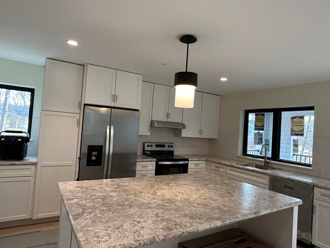 Building Photo - 30 Ladds Ln
