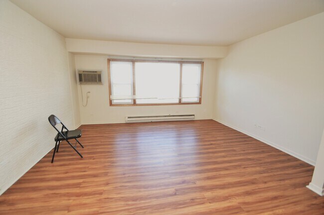 Foto del edificio - 9907 W 58th St