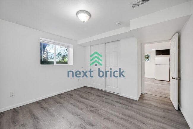 Building Photo - 2-bedroom, 1-bath basement unit