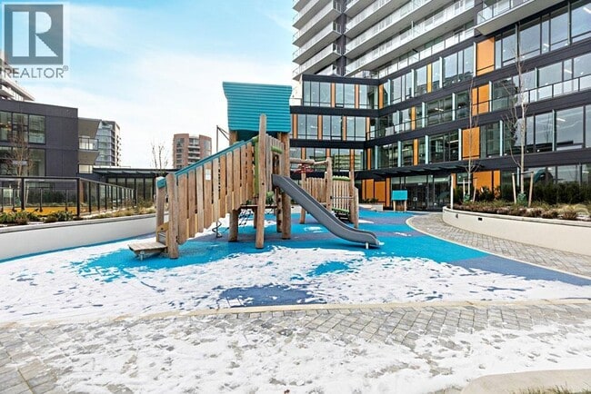 Building Photo - 6633 Buswell St
