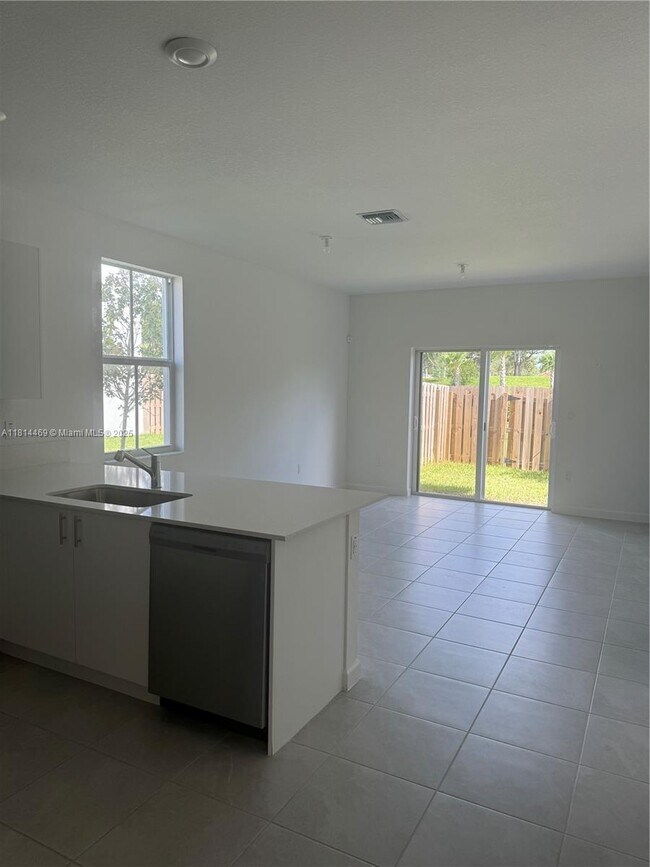 Foto del edificio - 11931 NW 47th Mnr