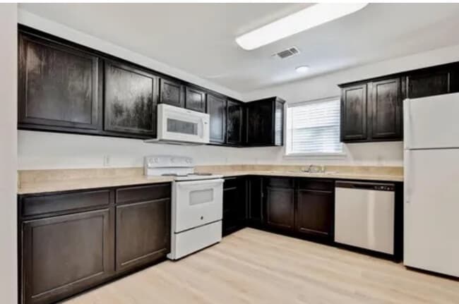 Building Photo - 403 N Burdette Ave