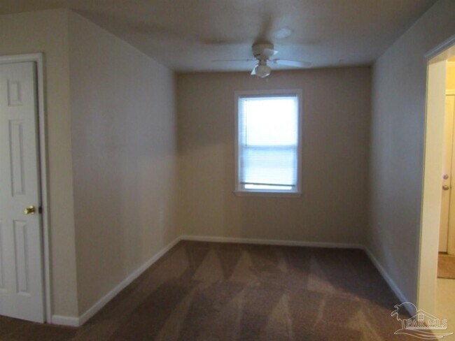 Foto del edificio - 5502 Lynwood Rd
