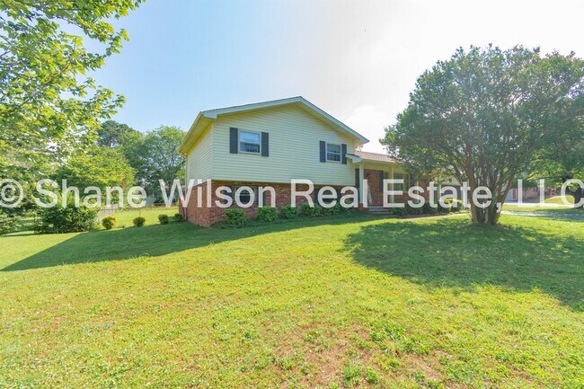 Building Photo - 617 Spring Valley Ln