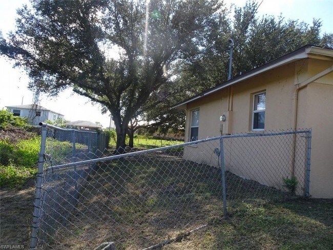 Foto del edificio - Single Family Home 3/2 fenced yard