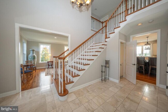 Building Photo - 25 Broomall Ln