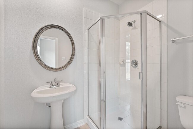 Foto del edificio - 3331 Harmony View Ln