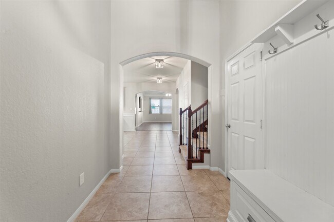 Foto del edificio - 5531 Drumlin Field Way