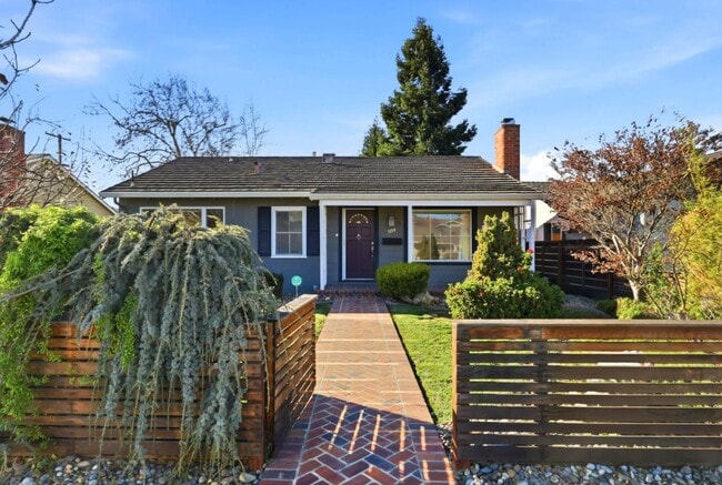 Building Photo - 954 Sunlite Dr