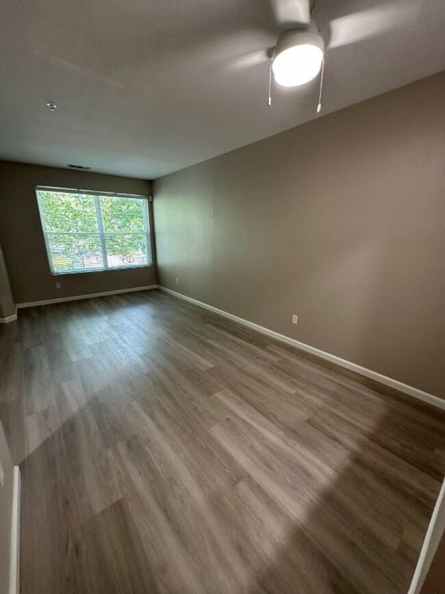 Building Photo - 637 Atherton Pl