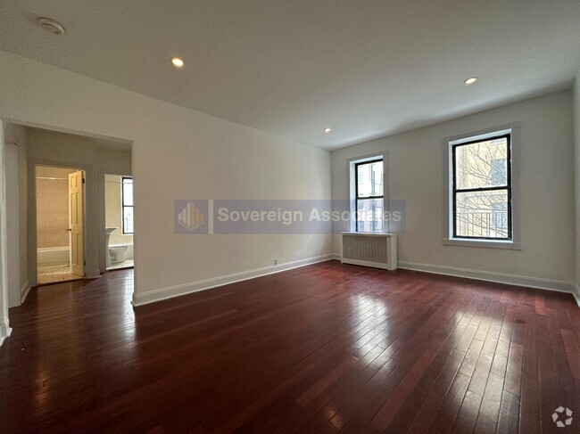 Building Photo - 20 Magaw Pl
