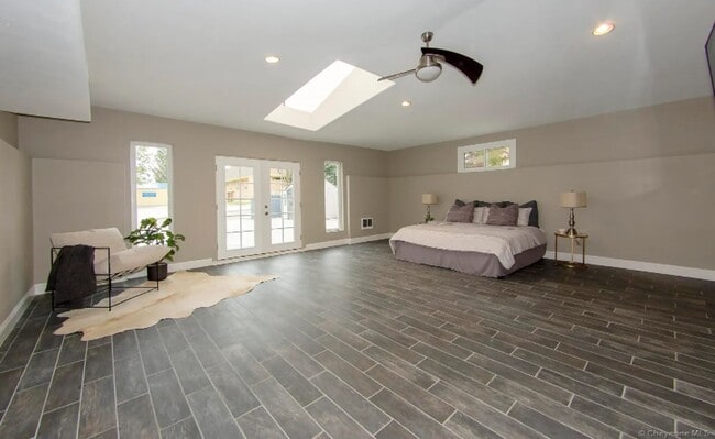 Building Photo - Big, Beautiful, Newly Renovated Home