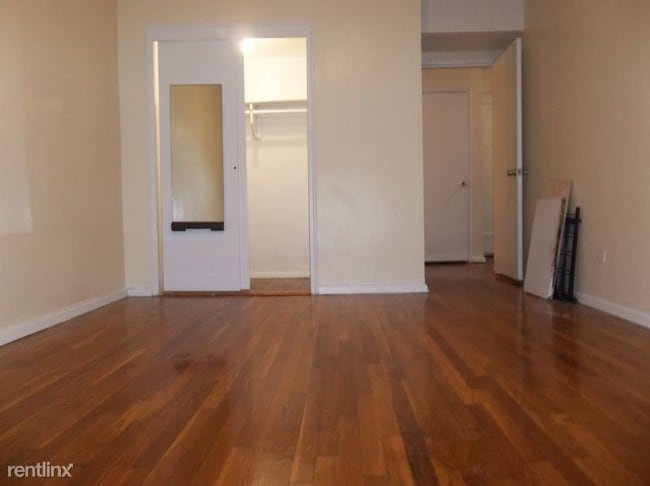 Foto del edificio - 6029 Broadway