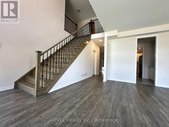 Building Photo - 186 McCabe Ave
