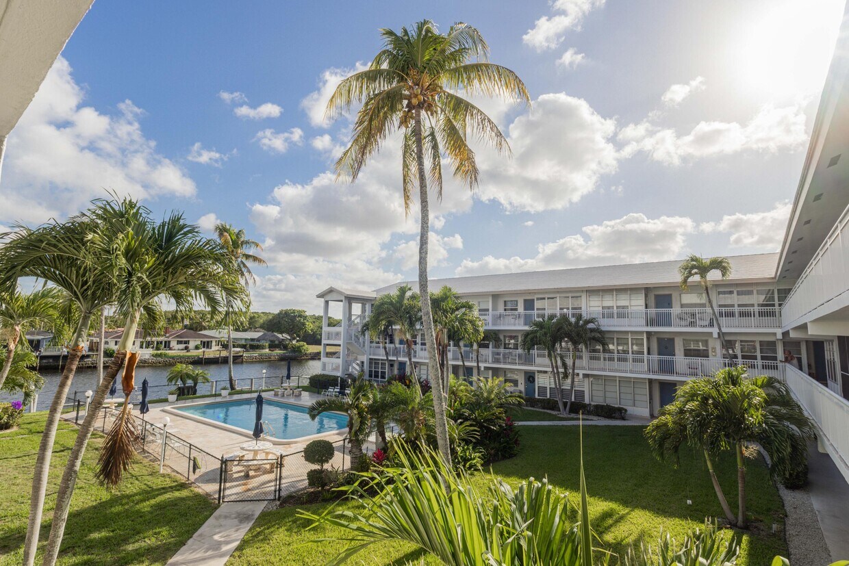 Foto principal - 1152 NW 30th Ct