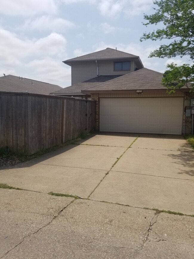 Foto del edificio - 1431 Windmill Ln