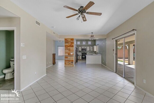 Building Photo - Luxurious 4Bdm 2.5Ba Home with Expansive Backyard in Mesa
