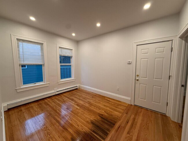 Foto del edificio - 76 Oak St