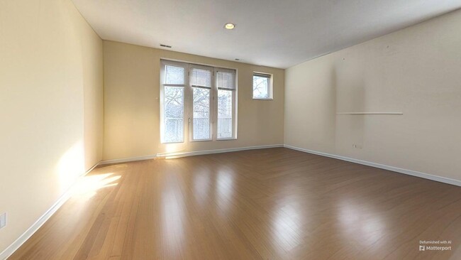 Foto del edificio - 1412 W Diversey Pkwy