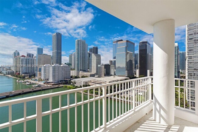 Foto del edificio - 701 Brickell Key Blvd