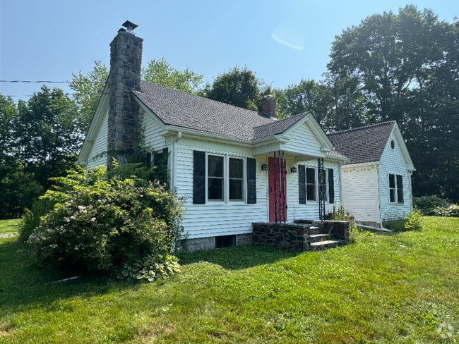 Building Photo - 63 School House Rd