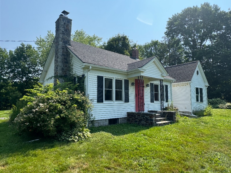 Primary Photo - 63 School House Rd