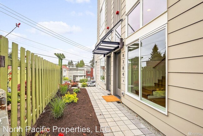 Foto del edificio - 2 br, 2 bath House - 8382 Loyal Way NW