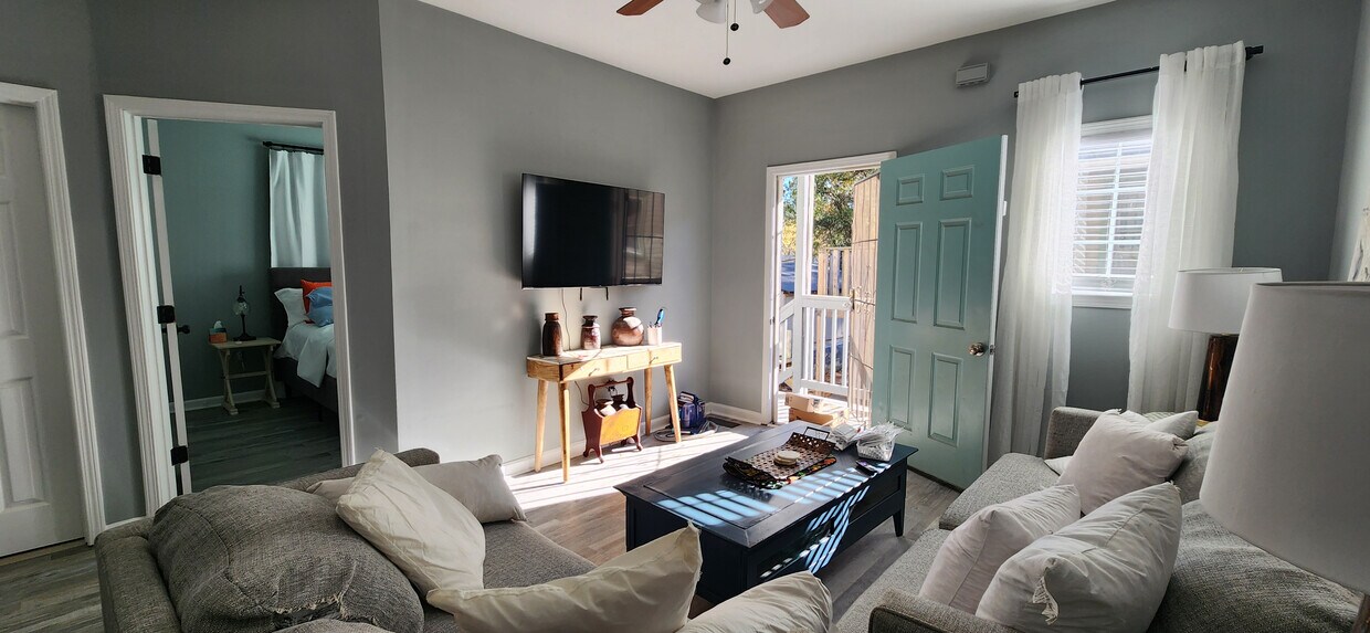 Foto principal - Room in Duplex on Jones Ave NW