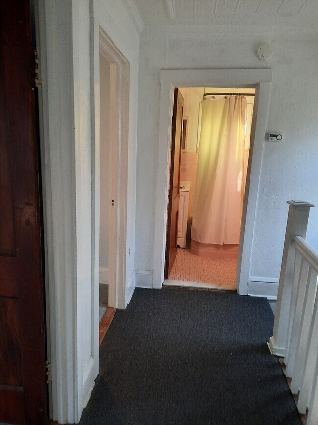 Foto del edificio - 58 Wickes Ave
