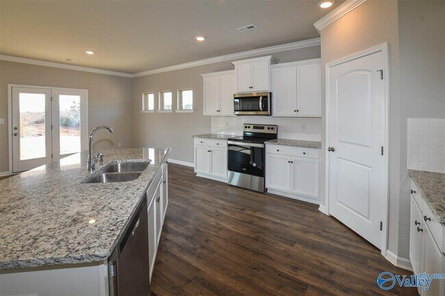 Building Photo - 102 Duskwood Dr