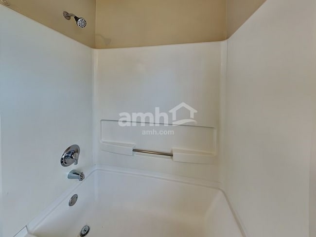 Building Photo - 5518 Stonybrook Dr