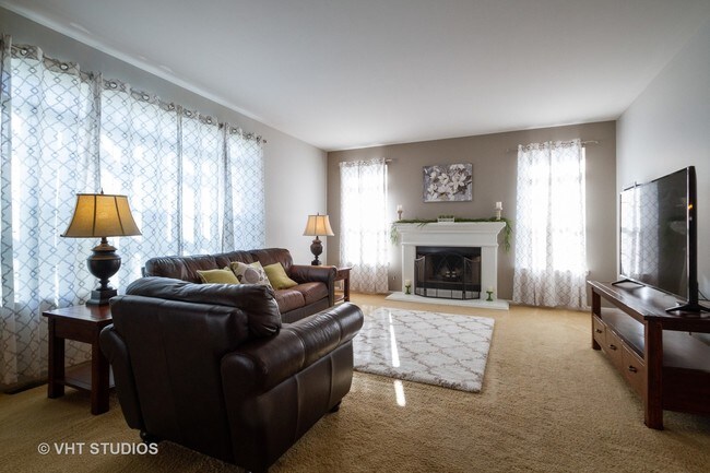 Foto del edificio - 305 Meadows Edge Dr