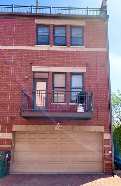 Building Photo - 1000 N Crosby St