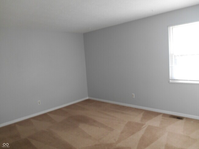 Foto del edificio - 5625 Lakeland Dr