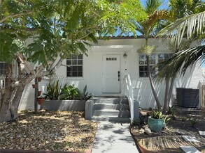 Building Photo - 8401 Crespi Blvd