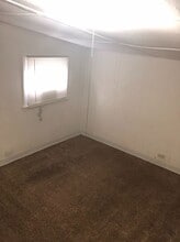 Building Photo - 1700 Hicks Dr