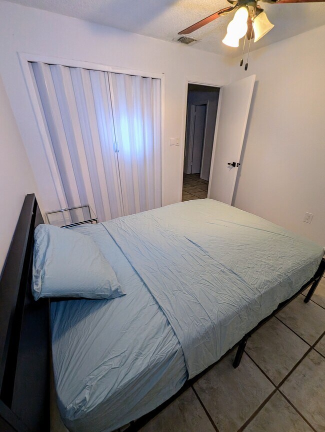 Foto del edificio - 8724 Tall Pine Ln