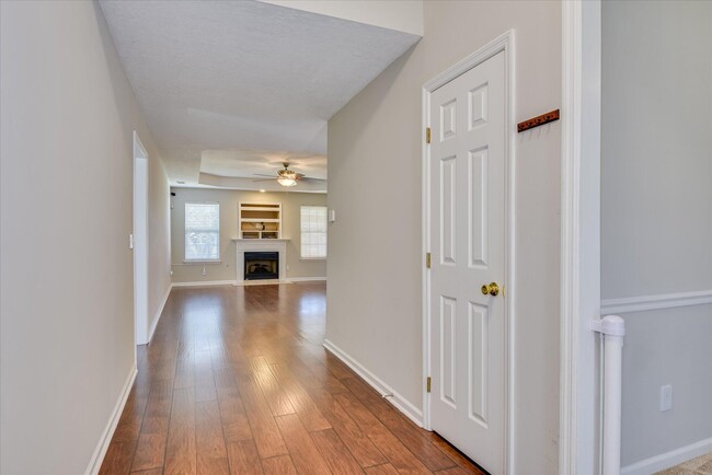 Building Photo - 703 Cannock Loop