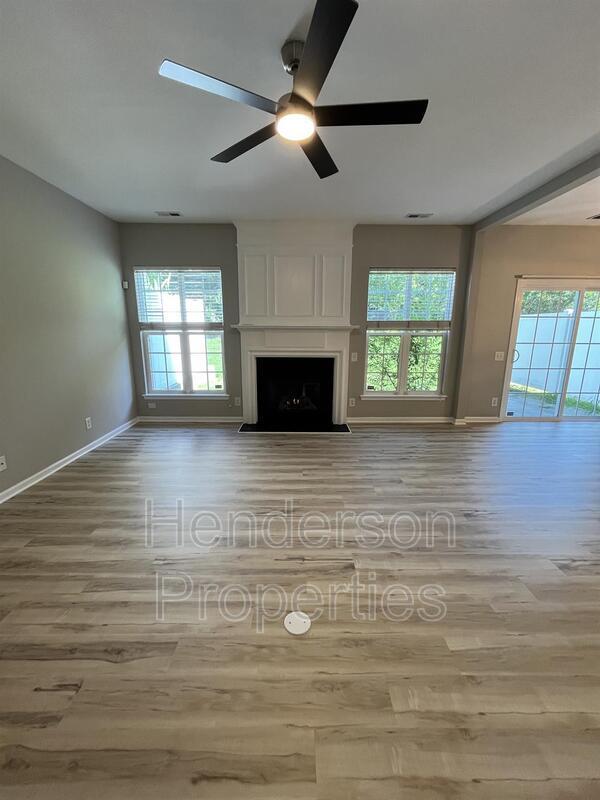 Foto del edificio - 9032 Bishop Crest Ln