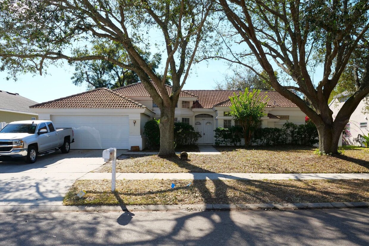 Primary Photo - Gotha four bedroom home