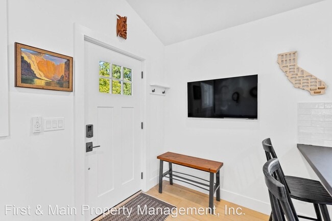 Building Photo - 1 br, 1 bath House - 19A Packard Court