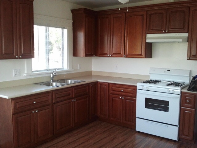 Building Photo - 1331 W 37th Dr