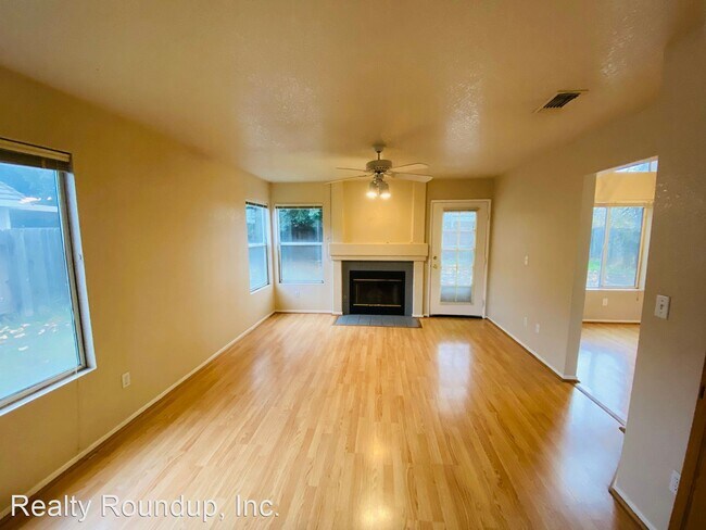 Foto del edificio - 3 br, 2.5 bath House - 8314 Windswept Ct