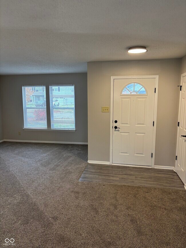 Foto del edificio - 1380 King Maple Dr