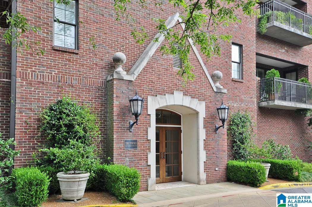 Primary Photo - 521 Olde English Ln