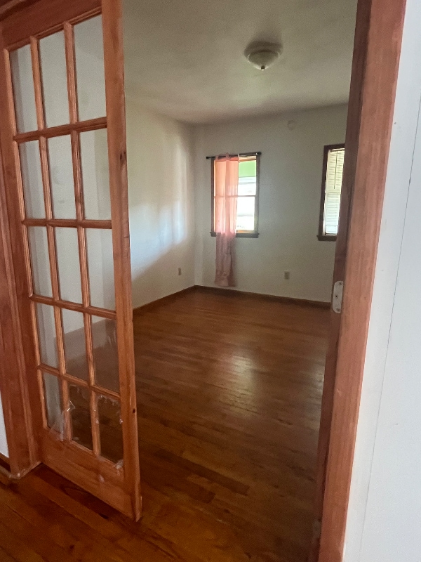 Building Photo - 203 Lamont Ave