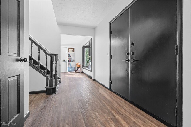 Foto del edificio - 6713 Farview Rd
