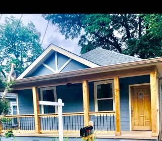 Photo - 916 Coleman St SW House