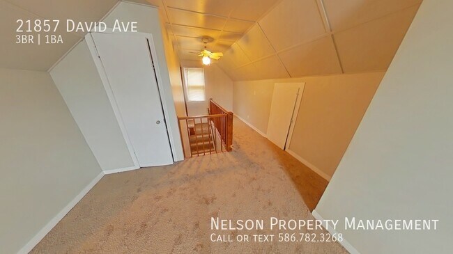 Foto del edificio - 21857 David Ave